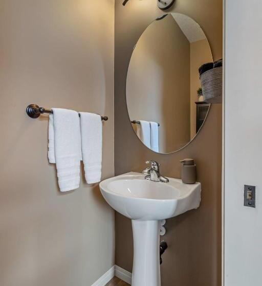 Prairie Oasis I Sleeps 16 L Bbq & Patio L Smart Tv