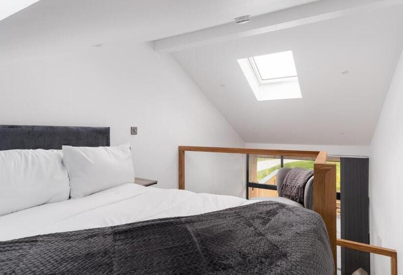 Romano Estate, The Courtyard