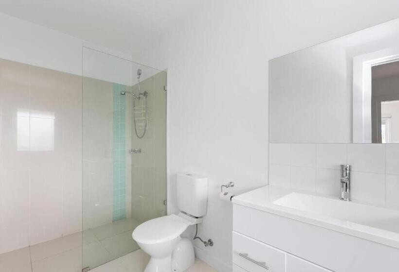 Seaview Apollo Escape