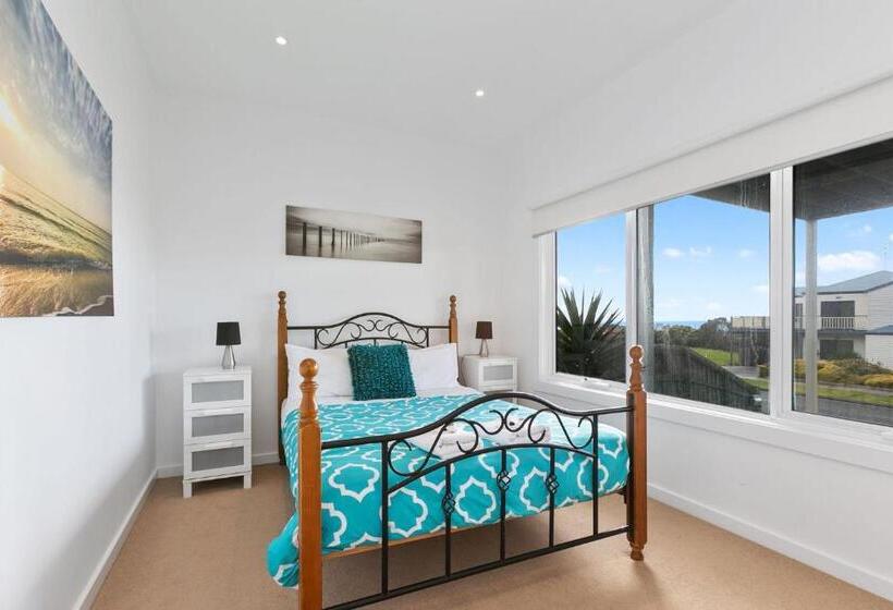 Seaview Apollo Escape