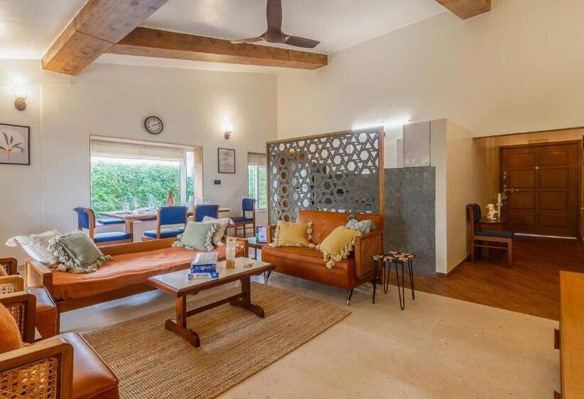 Stayvista S Beyond The Blue Door   Valley View Villa With Outdoor Jacuzzi & Massage Chair