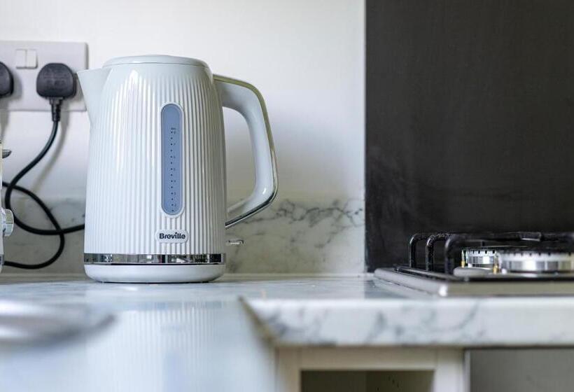 Spacious 3br House Near Southend Pier