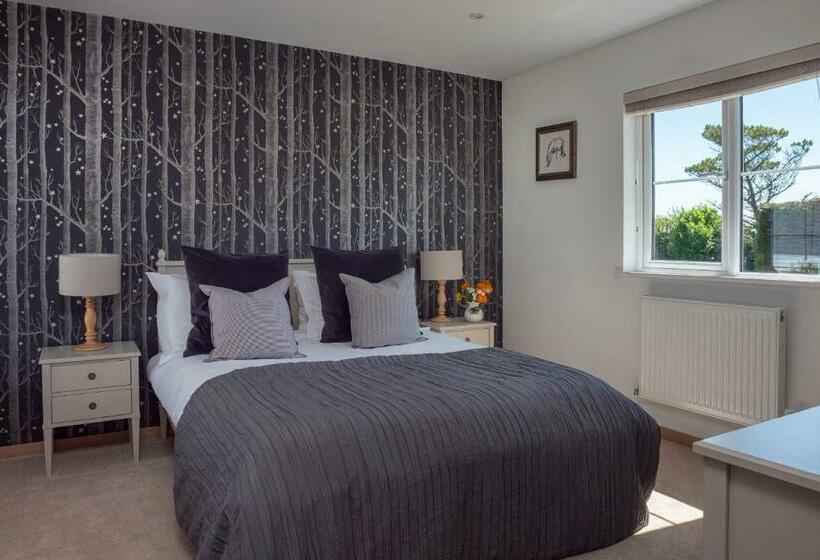 Furlong Cottage @ Higher Stancombe Farm