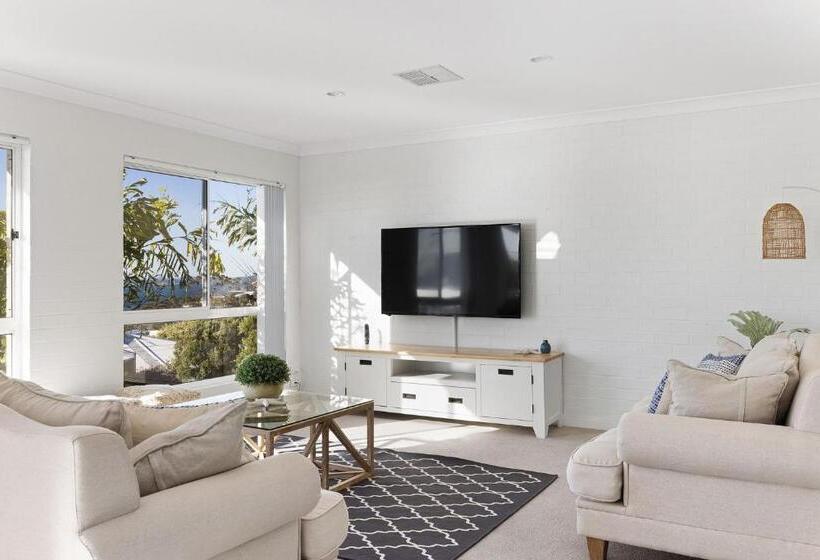 Tranquil With Harbour Views