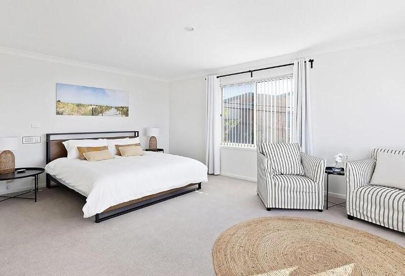 Tranquil With Harbour Views