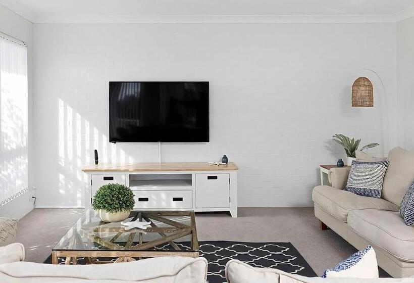 Tranquil With Harbour Views