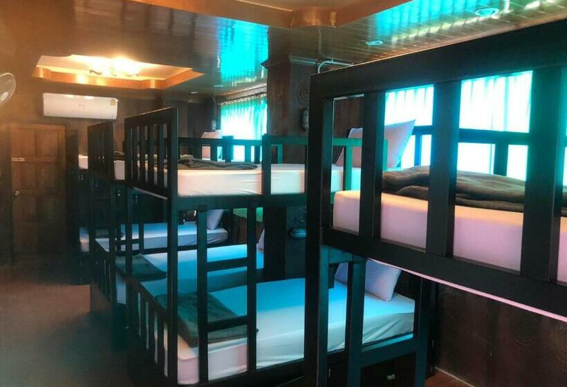 فندق صغير Social Quarters