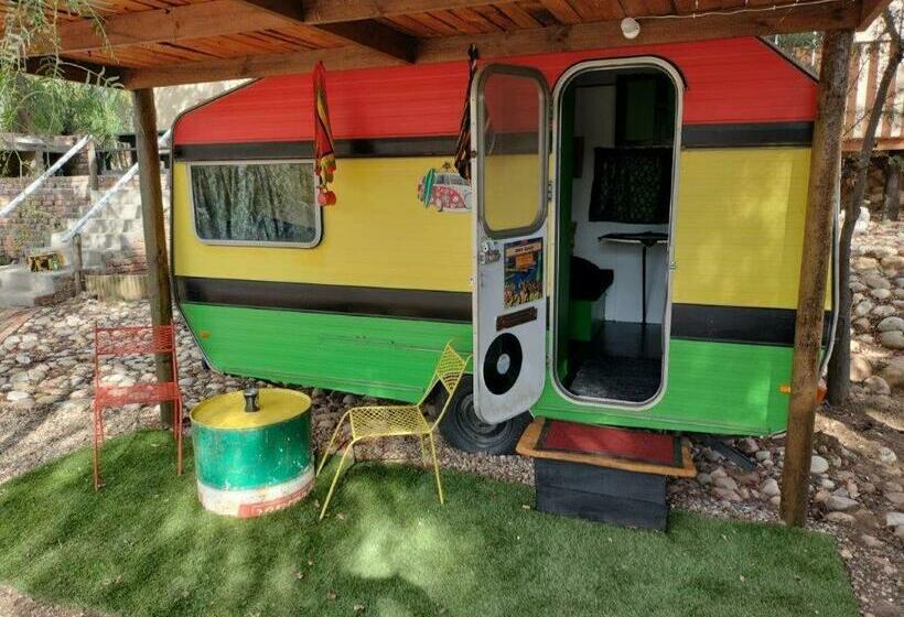 هاستل The Joint Backpackers