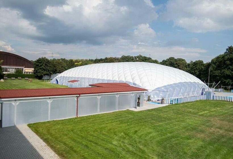 فندق صغير Ubytovna A Cykloubytovna Koupaliště Kadaň