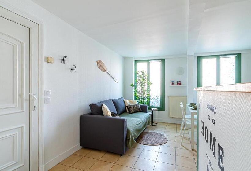 Appart Hotel Nuiteejour Versailles Saint Cyr L Ecole