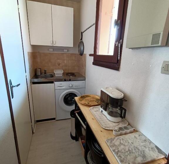 Appartement Avec Piscine Et Tennis St Pierre La Mer   4tmed207i