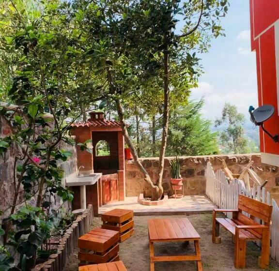 تختخواب و صبحانه Hostal Casa San Fernando Tumbaco