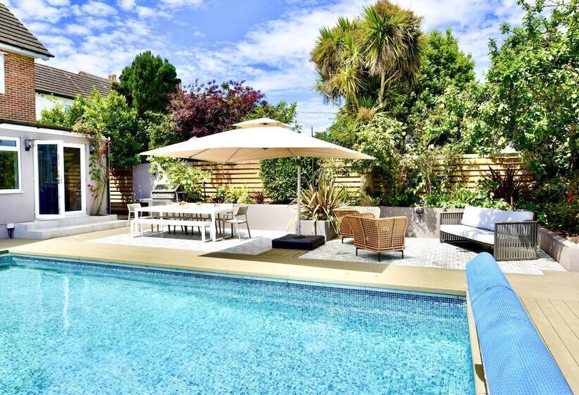 Blenheim House A Seaside Home For 12