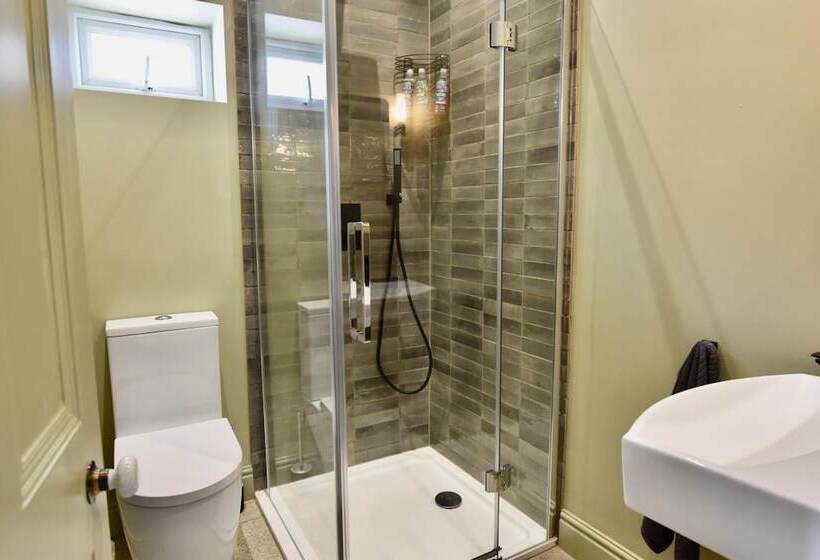 Blenheim House A Seaside Home For 12