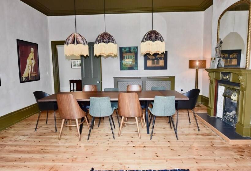 Blenheim House A Seaside Home For 12