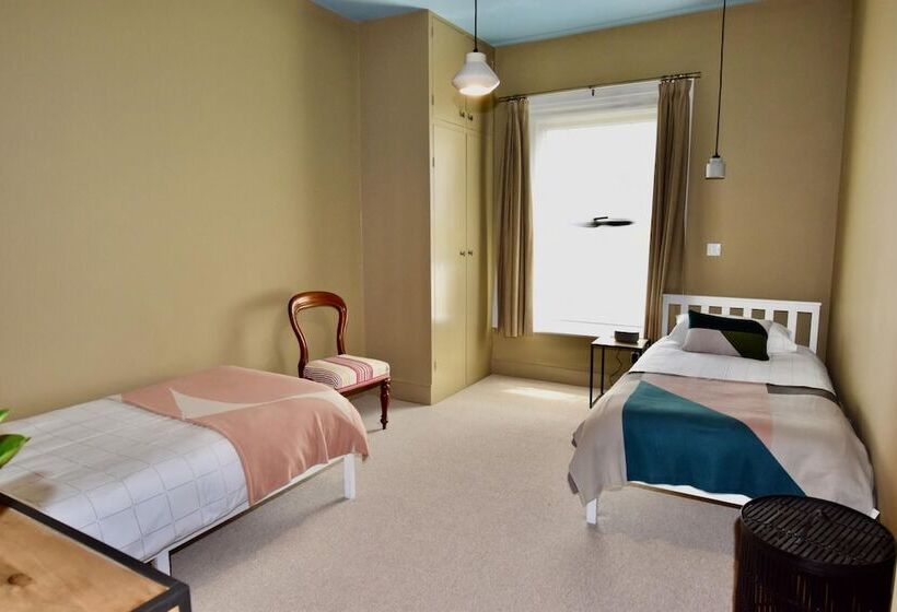 Blenheim House A Seaside Home For 12