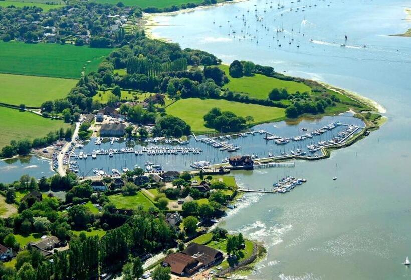 Delightful Seaside Hideaway 5 Mins To Beach