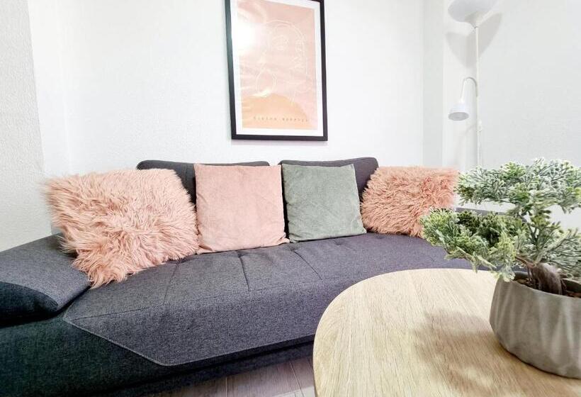 Elegant Apartment In An Excellent Area