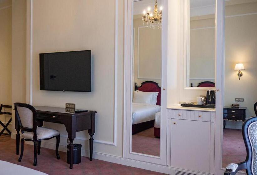 هتل Anim Boutique