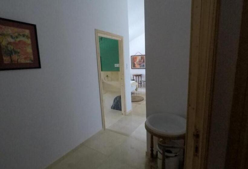 בית מלון כפרי Castell Granadella