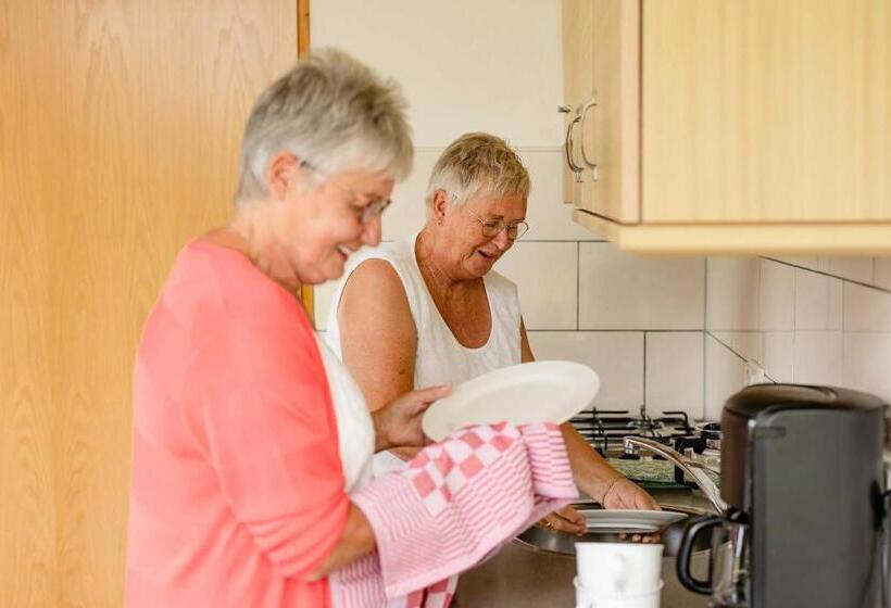 Отель Charmecamping & Appartementen De Regge Vallei