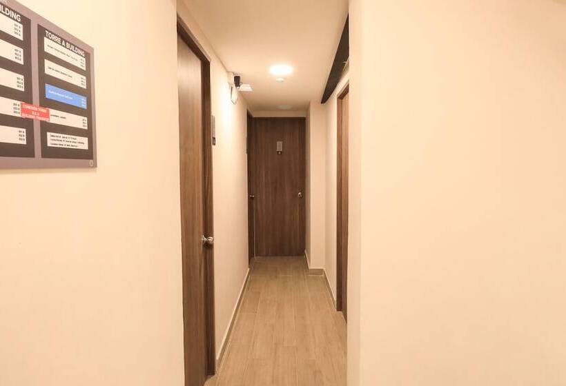 ホテル Colmena Monterrey