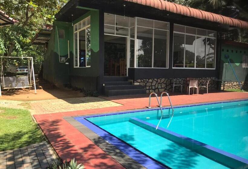 בית מלון כפרי Discovery Resort