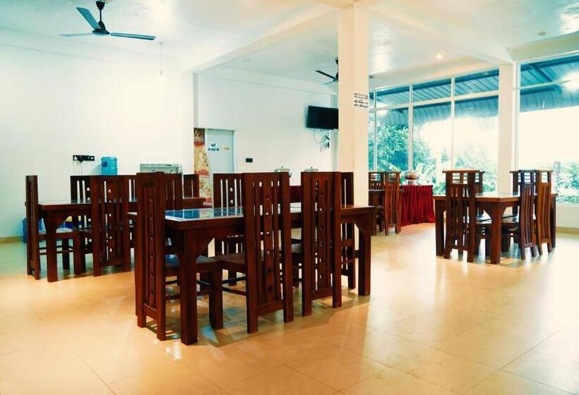 בית מלון כפרי Discovery Resort