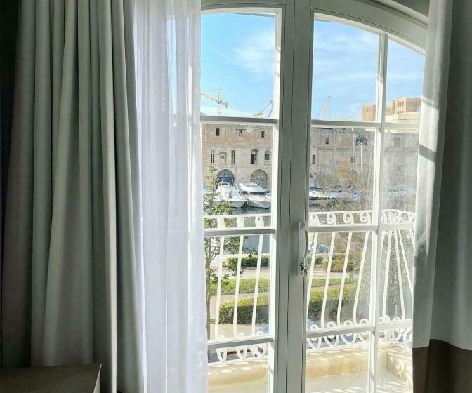 هتل Dock 1 Boutique