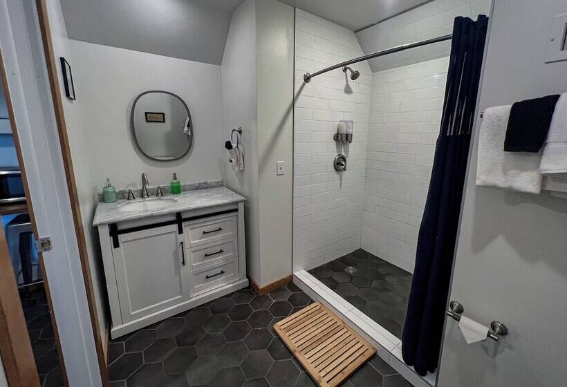 בית מלון כפרי Endion Inn