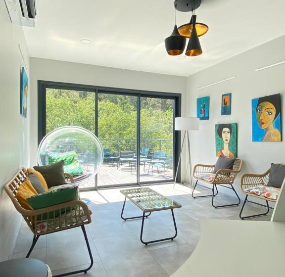 호텔 Hôtel Les Vignes