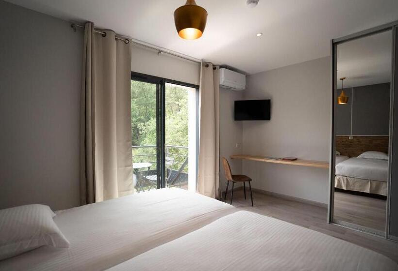 호텔 Hôtel Les Vignes