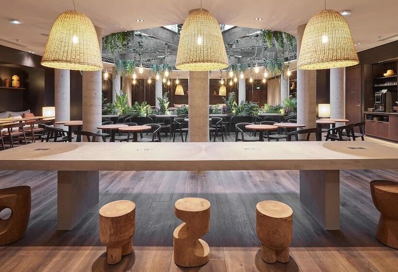 ホテル Le Bellune Paris