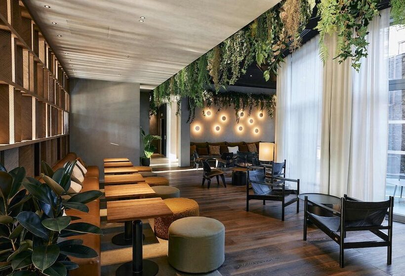 ホテル Le Bellune Paris