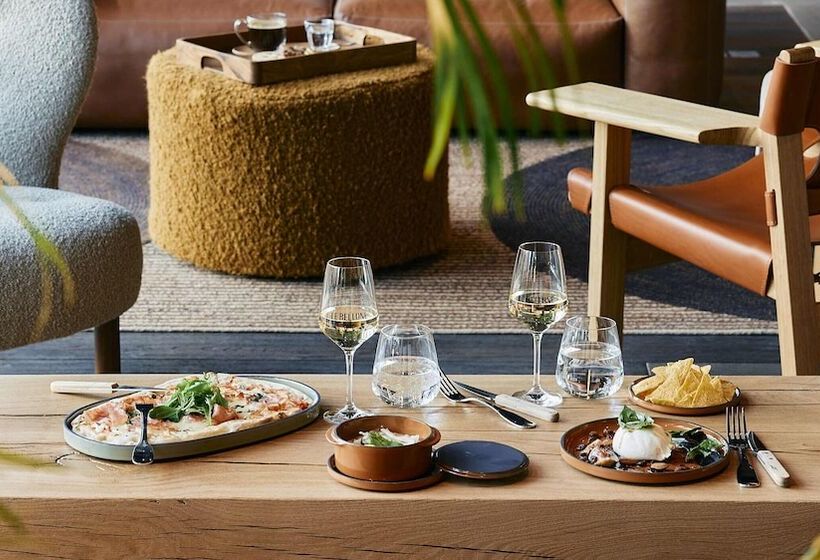 ホテル Le Bellune Paris