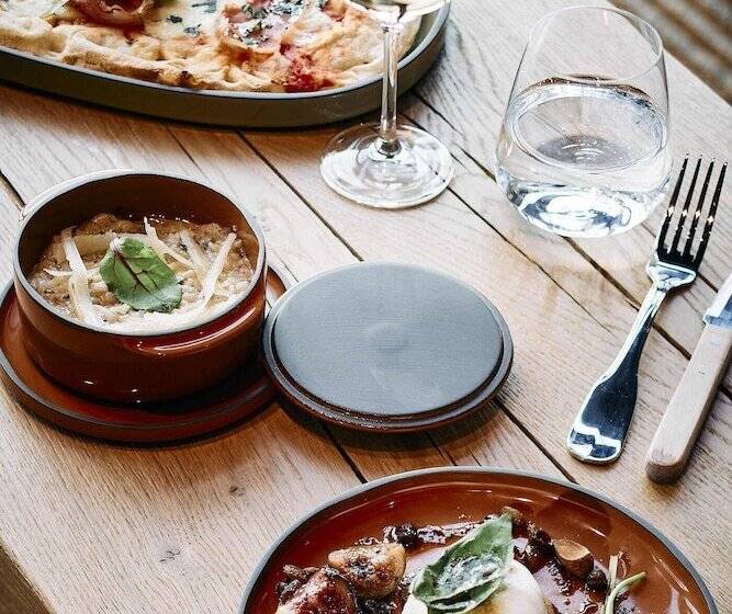 ホテル Le Bellune Paris