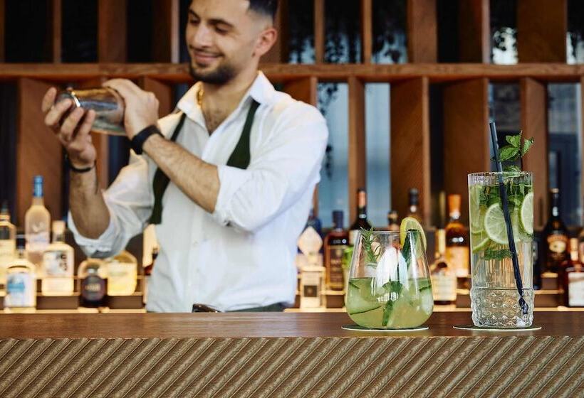 ホテル Le Bellune Paris