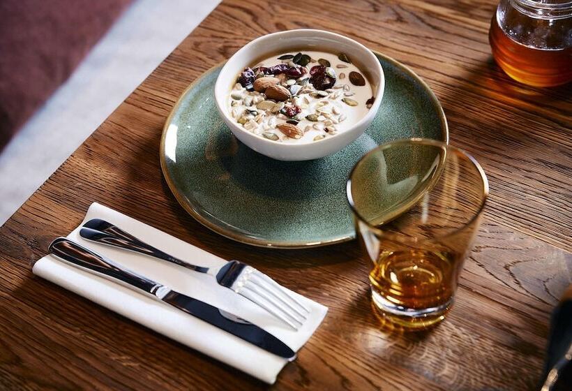 ホテル Le Bellune Paris