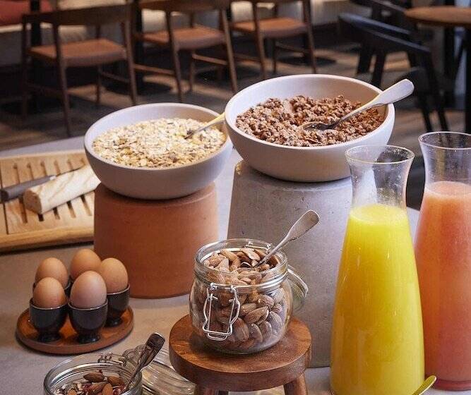 ホテル Le Bellune Paris