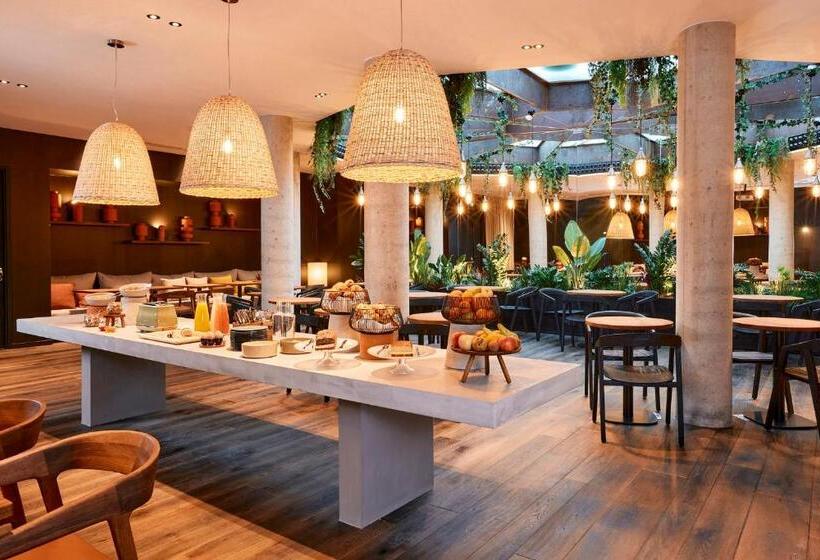 ホテル Le Bellune Paris