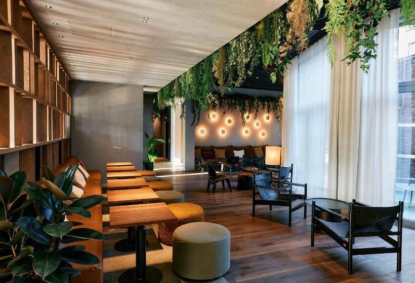 ホテル Le Bellune Paris