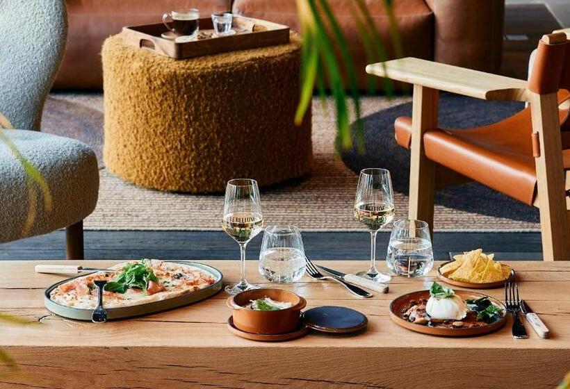 ホテル Le Bellune Paris