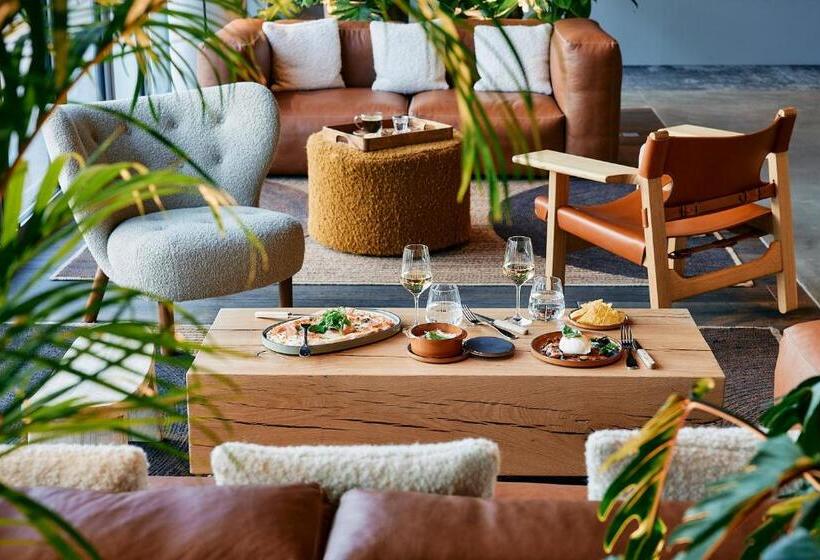 ホテル Le Bellune Paris