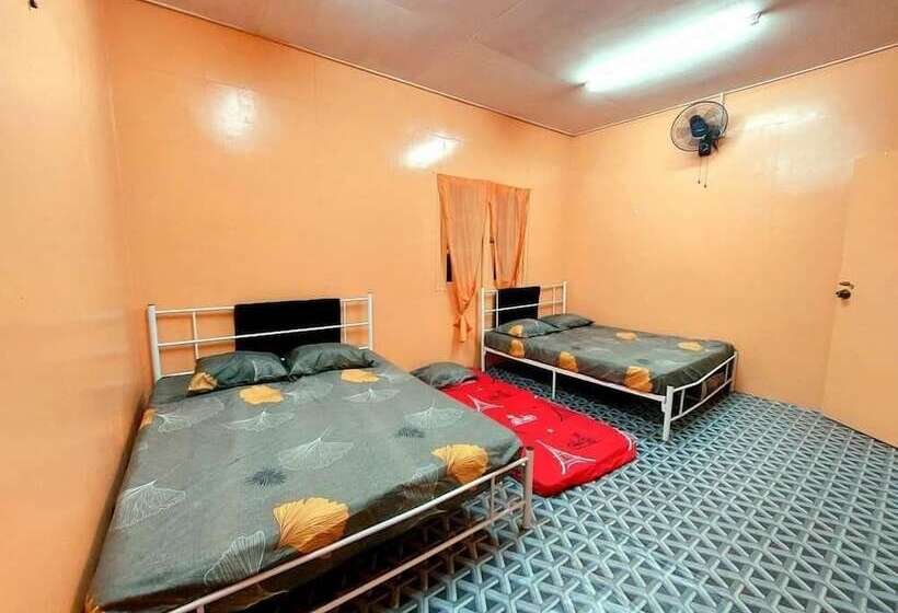 호텔 Oyo Home 90515 Rin Rakit Water Hut