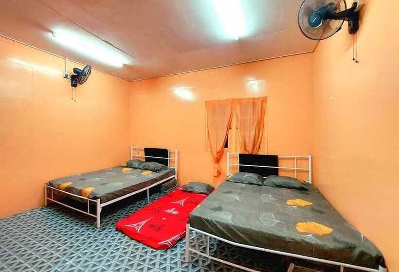 호텔 Oyo Home 90515 Rin Rakit Water Hut