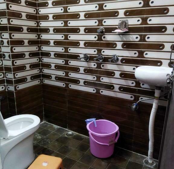 호텔 Pop 85307  Four Seaons