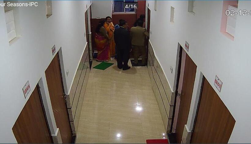 호텔 Pop 85307  Four Seaons