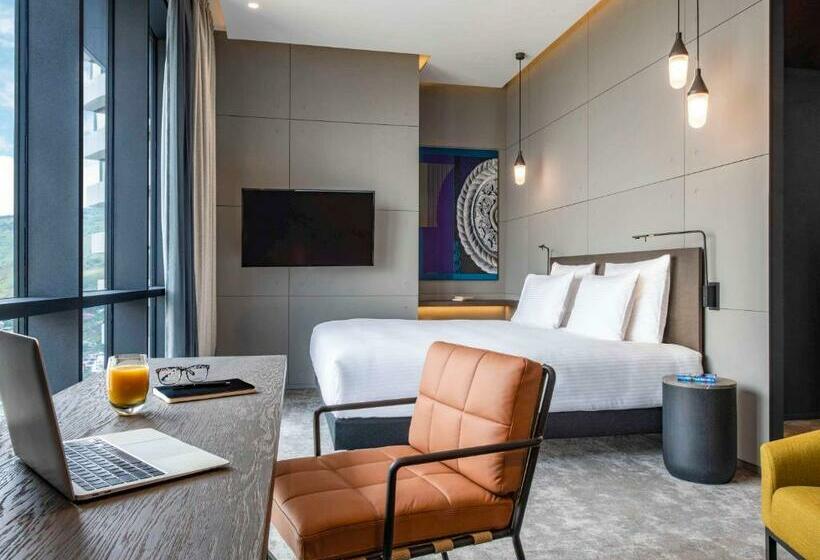 هتل Pullman Tbilisi Axis Towers