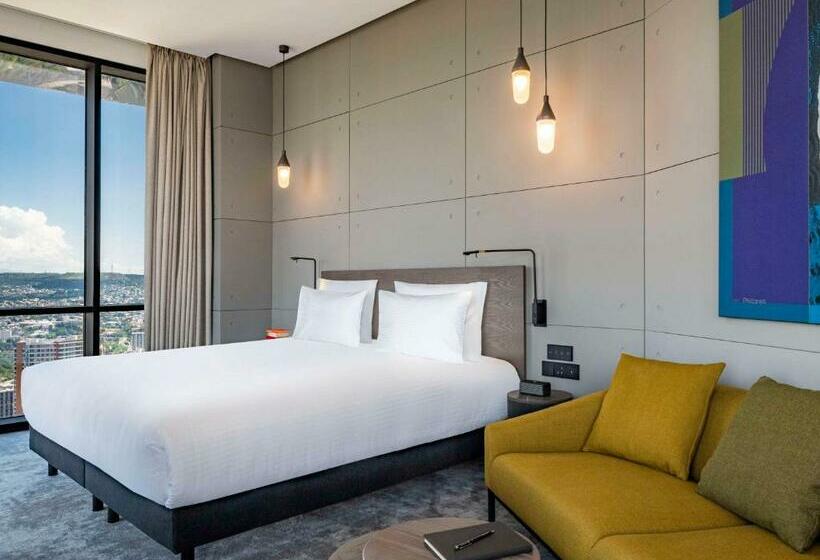 هتل Pullman Tbilisi Axis Towers