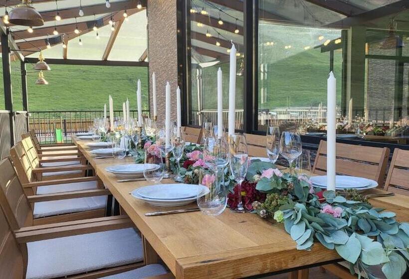 هتل Suatis Resort Kazbegi